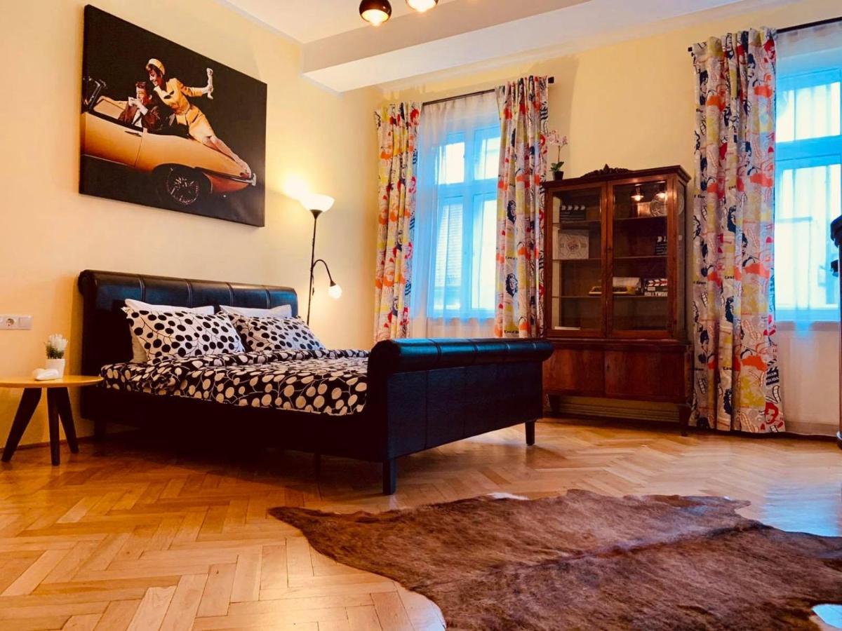 Cinematheque Ultracentral Apartment Sibiu Ngoại thất bức ảnh