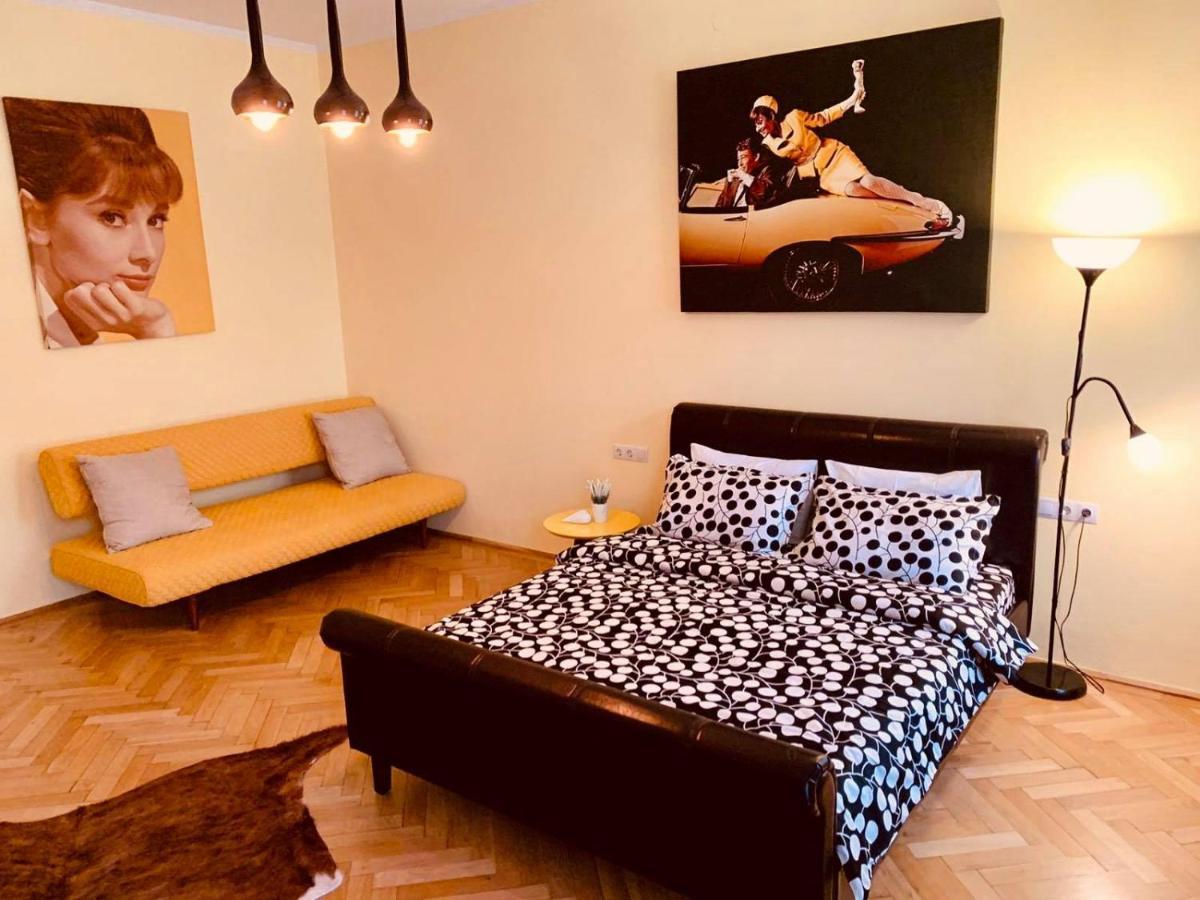 Cinematheque Ultracentral Apartment Sibiu Ngoại thất bức ảnh